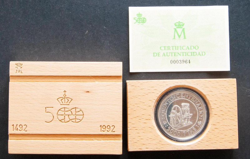 JUAN CARLOS I (1975-2014). 5000 Pesetas. (Ar. 54,00g/40mm). Serie Quinto Centena...