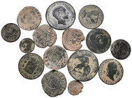 EPOCA MEDIEVAL, MONARQUIA ESPAÑOLA y CENTENARIO DE LA PESETA. Lote compuesto por 15 monedas de bronce de distintos reyes españoles. A EXAMINAR.