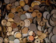 ESPAÑA. Conjunto formado por centenares de monedas principalmente acuñadas bajo el reinado de Juan Carlos I aunque incluye también una representación ...