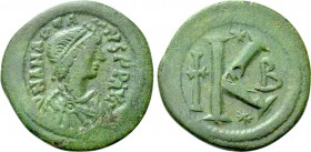 ANASTASIUS I (491-518). Half Follis. Constantinople.