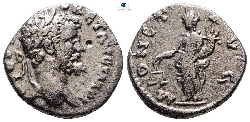 Septimius Severus AD 193-211. Emesa
Denarius AR

18 mm, 2,52 g



very fi...