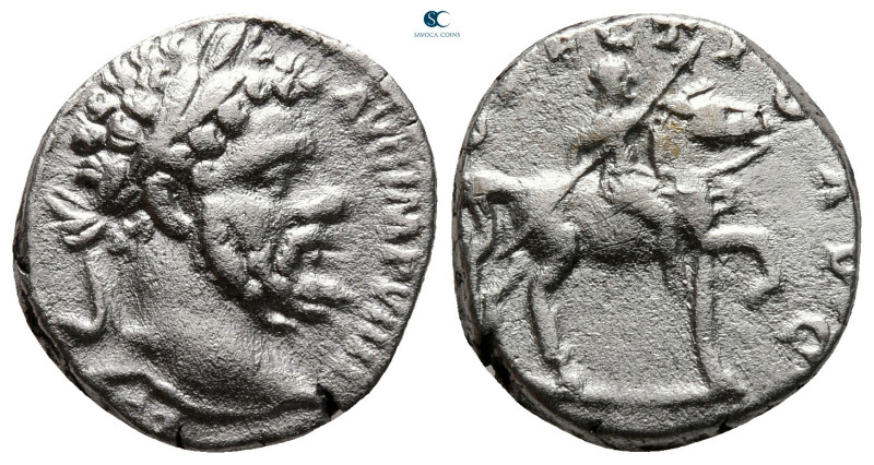 Septimius Severus AD 193-211. Rome
Denarius AR

17 mm, 3,17 g



very fin...