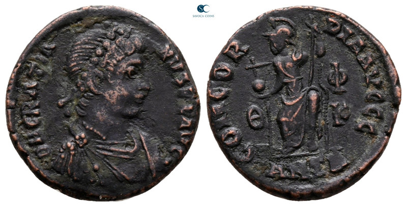 Gratian AD 375-383. Antioch
Follis Æ

17 mm, 2,50 g



nearly very fine
...