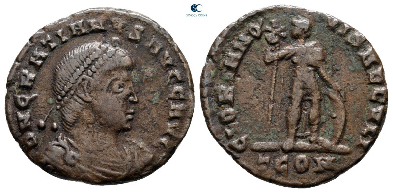 Gratian AD 375-383. Arelate (Arles)
Follis Æ

18 mm, 2,34 g



very fine