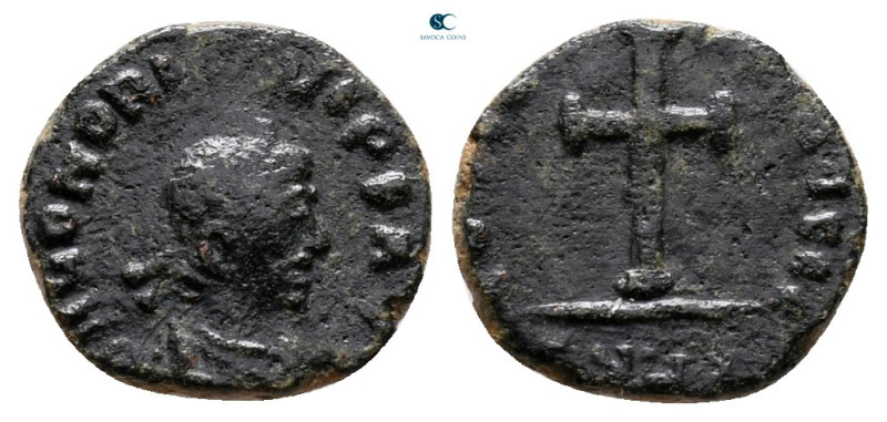 Honorius AD 393-423. Heraclea
Nummus Æ

10 mm, 0,74 g



very fine