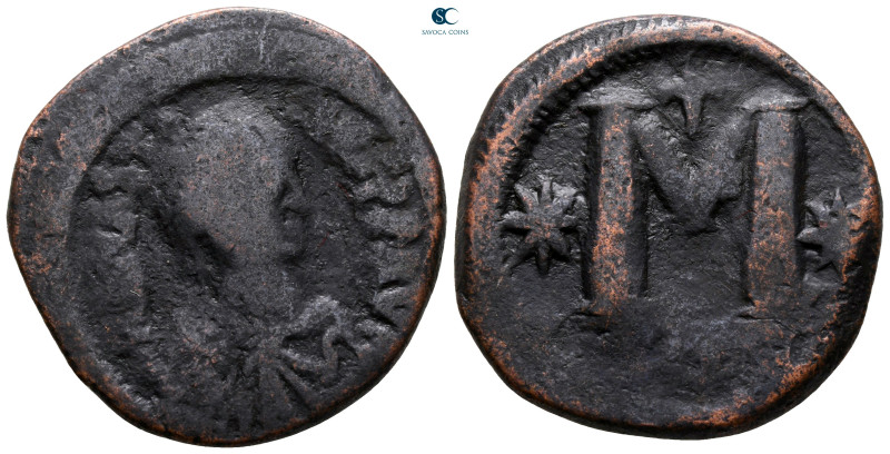 Justin I AD 518-527. Constantinople
Follis or 40 Nummi Æ

33 mm, 15,45 g

...