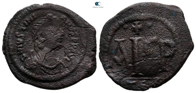 Justinian I AD 527-565. Thessalonica
16 Nummi Æ

24 mm, 4,97 g



fine