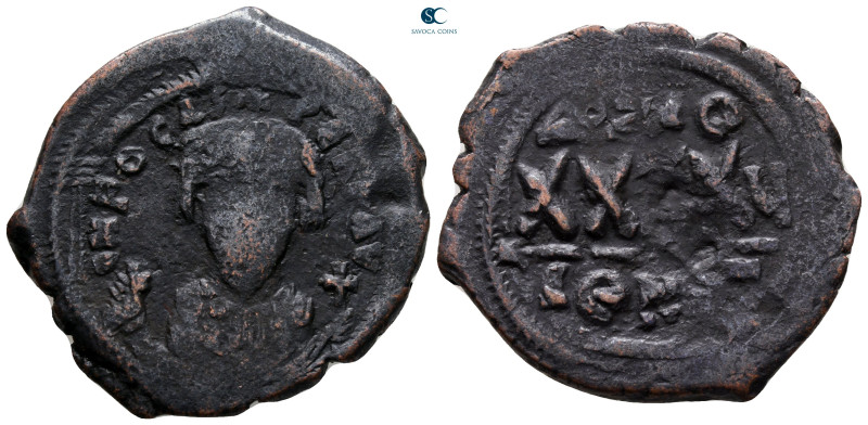 Phocas AD 602-610. Constantinople
Follis or 40 Nummi Æ

32 mm, 11,56 g


...