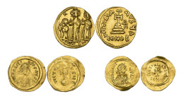 Heraclius (610-641), solidus, Constantinople, standing figures of Heraclius between Heraclius Constantine and Heraclonas much smaller, uncrowned, abov...