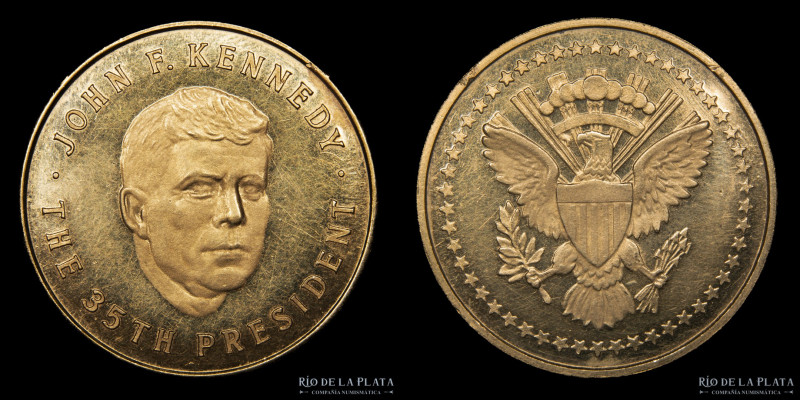 USA. John F. Kennedy. 35th President. Variante de busto. Oro. AU.750; 36mm; 15.7...