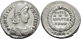 Constantius II, 337-361. Siliqua (Silver, 21.5 mm, 3.56 g, 12 h), Sirmium, 355-361. D N CONSTAN-TIVS P F AVG Pearl diademed, draped and cuirassed bust...