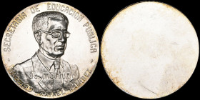 Maestro Rafael Ramírez Silver Medal, awarded to those who have Completed 28 Years in Education in Mazatlán, in silver, bust of Ramirez, three-quarters...