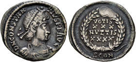 Constantius II, 337-361. Siliqua (Silver, 18 mm, 1.75 g, 6 h), Arelate, 358-361. D N CONSTAN-TIVS P F AVG Pearl-diademed, draped and cuirassed bust of...