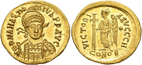 Anastasius I, 491-518. Solidus (Gold, 20 mm, 4.50 g, 6 h), Constantinopolis, circa 492-507. D N ANASTASIVS P P AVG Pearl-diademed, helmeted and cuiras...