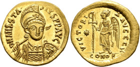 Anastasius I, 491-518. Solidus (Gold, 20 mm, 4.47 g, 6 h), Constantinopolis, circa 507-518. D N ANASTASIVS P P AVG Pearl-diademed, helmeted and cuiras...