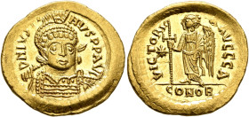 Justin I, 518-527. Solidus (Gold, 21 mm, 4.46 g, 7 h), Constantinopolis, 518-522. D N IVSTINVS P P AVG Pearl-diademed, helmeted and cuirassed bust of ...
