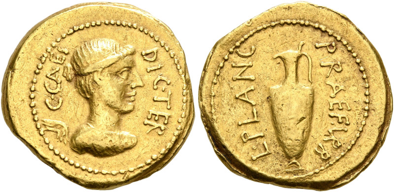 Julius Caesar, 49-44 BC. Aureus (Gold, 21 mm, 8.00 g, 11 h), with L. Munatius Pl...