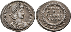 Constantius II, 337-361. Siliqua (Silver, 19 mm, 2.16 g, 6 h), Sirmium, 355-361. D N CONSTANTIVS P F AVG Pearl-diademed, draped and cuirassed bust of ...