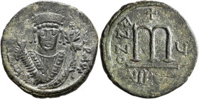 Tiberius II Constantine, 578-582. Follis (Bronze, 32 mm, 16.92 g, 6 h), Nicomedia, RY 5 = 579. δ m TIb [CONSTAN]T P P AVI Bust of Tiberius II Constant...