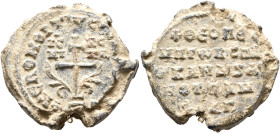 Theopemptos, imperial spatharokandidatos and protonotarios of Paphlagonia, 10th century. Seal (Lead, 25 mm, 11.67 g, 12 h). +KЄ ROHΘЄI TⲰ CⲰ ΔOVΛ, / I...