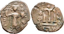 ISLAMIC, Time of the Rashidun. Pseudo-Byzantine types. Fals (Bronze, 23 mm, 3.00 g, 7 h), imitating the EN T૪TO NIKA follis of Constans II, before AH ...