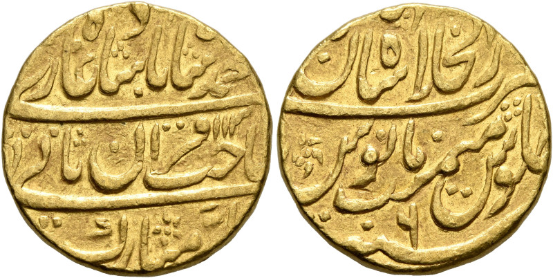 INDIA, Mughal Empire. Muhammad Shah, 1719-1720 and 1720-1748. Mohur (Gold, 20 mm...