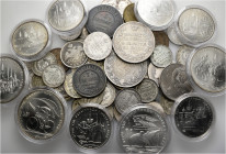 A lot containing 61 mainly silver coins (546 g). Mainly: Soviet Union and Russia. Very fine to proof. LOT SOLD AS IS, NO RETURNS. 61 coins in lot.

...