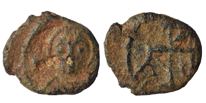 Justinian I, 527-565. Nummus (bronze, 0.42 g, 10 mm), Carthage. Helmeted and dra...