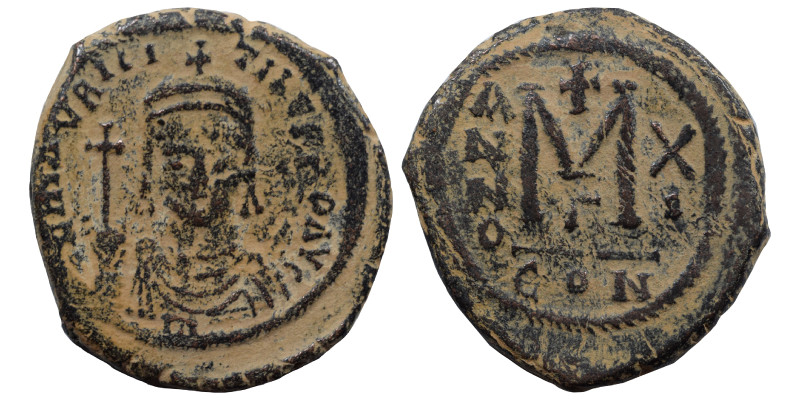 Maurice Tiberius. 582-602. Follis (bronze, 11.29 g, 27 mm). Constantinople. Drap...