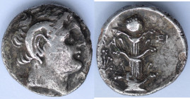Mondo Greco. Cirenaica. Cyrene. ca. 277-275 a.C. Didracma. Ag. D/ Testa di Apollo a destra. R/ Pianta di Silfio. SNG.Cop.1236. Peso gr. 6,82. Diametro...
