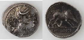 Repubblica Romana. Gens Hosidia. C.Hosidius C.f. Geta. 68 a.C. Denario. Ag. D/ GETA III VIR Busto di Diana con arco e faretra verso destra. R/ C HOSID...