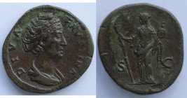 Impero Romano. Faustina I. Deceduta nel 141 d.C. Sesterzio. Ae. D/ DIVA FAUSTINA Busto di Faustina I verso destra. R/ Anepigrafe. S C. Vesta volta a s...