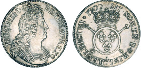 LOUIS XIV le Grand (1643-1715)
Écu aux insignes
1702 A - SUP 55 (SUP)
fn - Rare en l'état !
Frappe très soignée sur un flan neuf et sans ajustage ...