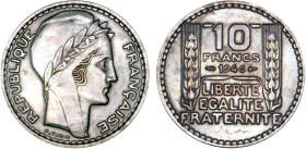10 FRANCS
10 FRANCS type avec grosse tête, rameaux longs
1946 - TTB 45 (TTB++)
Rare !


G 810, F 361, KM# 908
 - CUPRO-NICKEL - 
 ------------...