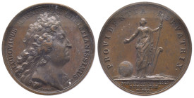 Médaille Bronze Louis XIV, Edit contre le luxe, 1700, 28 gr. 41 mm par Jean Dollin (non signée)
Avers: LUDOVICUS MAGNUS REX CHRISTIANISSIMUS
Revers:...