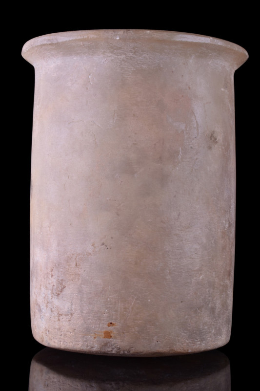 BACTRIAN ALABASTER VASE
Ca. 3000-2000 BC. A fine Bactrian alabaster vase, featu...