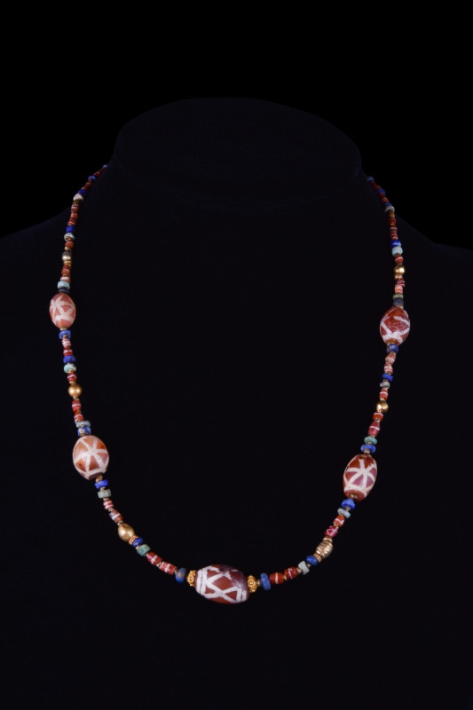 ANCIENT PYU CARNELIAN, STONE AND GOLD NECKLACE
Ca. 100-500 AD. A beautiful neck...