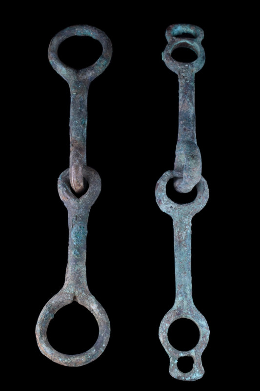 BRONZE AGE BRONZE HORSE BITS SET
Ca. 1800-600 BC. A nicely patinated bronze har...