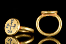 BYZANTINE GOLD RING WITH MONOGRAM CROSS