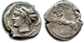 SICILE - SYRACUSE 2e démocratie 415-405
Tête d'Aréthuse à gauche, les cheveux retenus par un ruban. 
Au-dessus hors champ, [ΣYRAKOΣION] et derrière ...