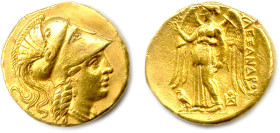 ROYAUME DE MACÉDOINE - ALEXANDRE III LE GRAND 336-323
Tête d'Athéna à droite, coiffée d'un casque orné d'un serpent. R/. Victoire debout de face, ten...