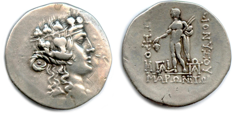 THRACE - MARONÉE 189-49
Tête juvénile de Dionysos à droite couronnée de lierre ...
