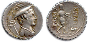 MAMILIA C. Mamilius Limetanus 82 avant J.-C.
Buste de Mercure à droite, coiffé du bonnet ailé. Derrière, caducée. R/. Ulysse marchant à droite, recon...
