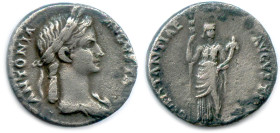 ANTONIA fille de Marc Antoine et Octavie, sœur d’Octave et mère de Claude, 
grand-mère de Caligula 39 avant - 25 après J.C.
ANTONIA AVGVSTA. Son bus...