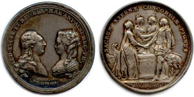 LOUIS XVI et MARIE ANTOINETTE 
Médaille en argent du mariage de Louis XVI et Marie-Antoinette 1770. 
Graveur : Nicolas Marie Gatteaux. Ø 34,76 mm (1...