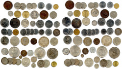 AMÉRIQUE DU SUD 
Lot de 113 pièces en argent, bronze et divers métaux et deux billets : 
Argentine, Bahamas, Bermudes, Brésil, Cayenne, Cuba, Curaça...