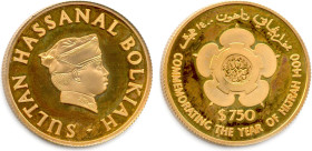 BRUNEÏ 1980-
750 Dollars or 1400 (1980). Sultan Hassanal Bolkiah I. (15,99 g) ♦ Fr 2 
Flan bruni. Trace de manipulation. Superbe. 

Estimate: EUR ...
