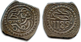 MAROC - MUHAMMAD III 1171-1202 (1757-1790)
Mitqal d'argent (10 dirhams) 1189 (1775/1776) Rabat Al-Fath. (27,25 g) ♦ KM 41
Flan carré. Très beau. 
...