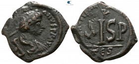 Justinian I. AD 527-565. Constantinople. 16 Nummi Æ