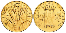 San Marino. 5 scudi. 1982. (Km-144). (Fried-25). Au. 15,02 g. In a box and with official certificate. Est...800,00. 

Spanish description: San Marin...
